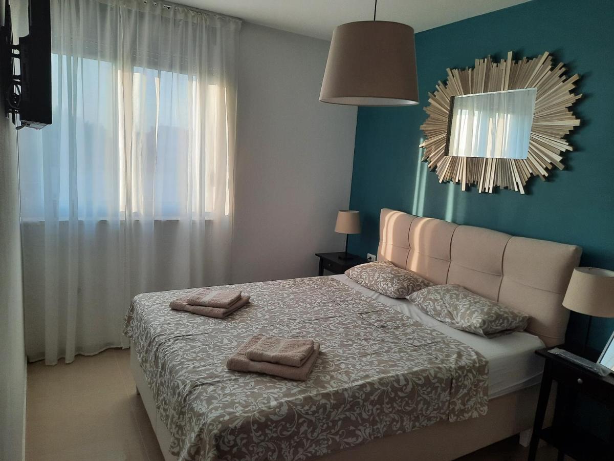 Enjoy Pula - New Apt With Terrace And Free Parking Garage Экстерьер фото